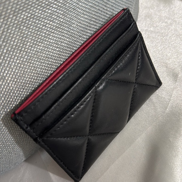 CHANEL Lambskin Quilted Chanel 19 Card Holder in Black - Picture 10 of 17